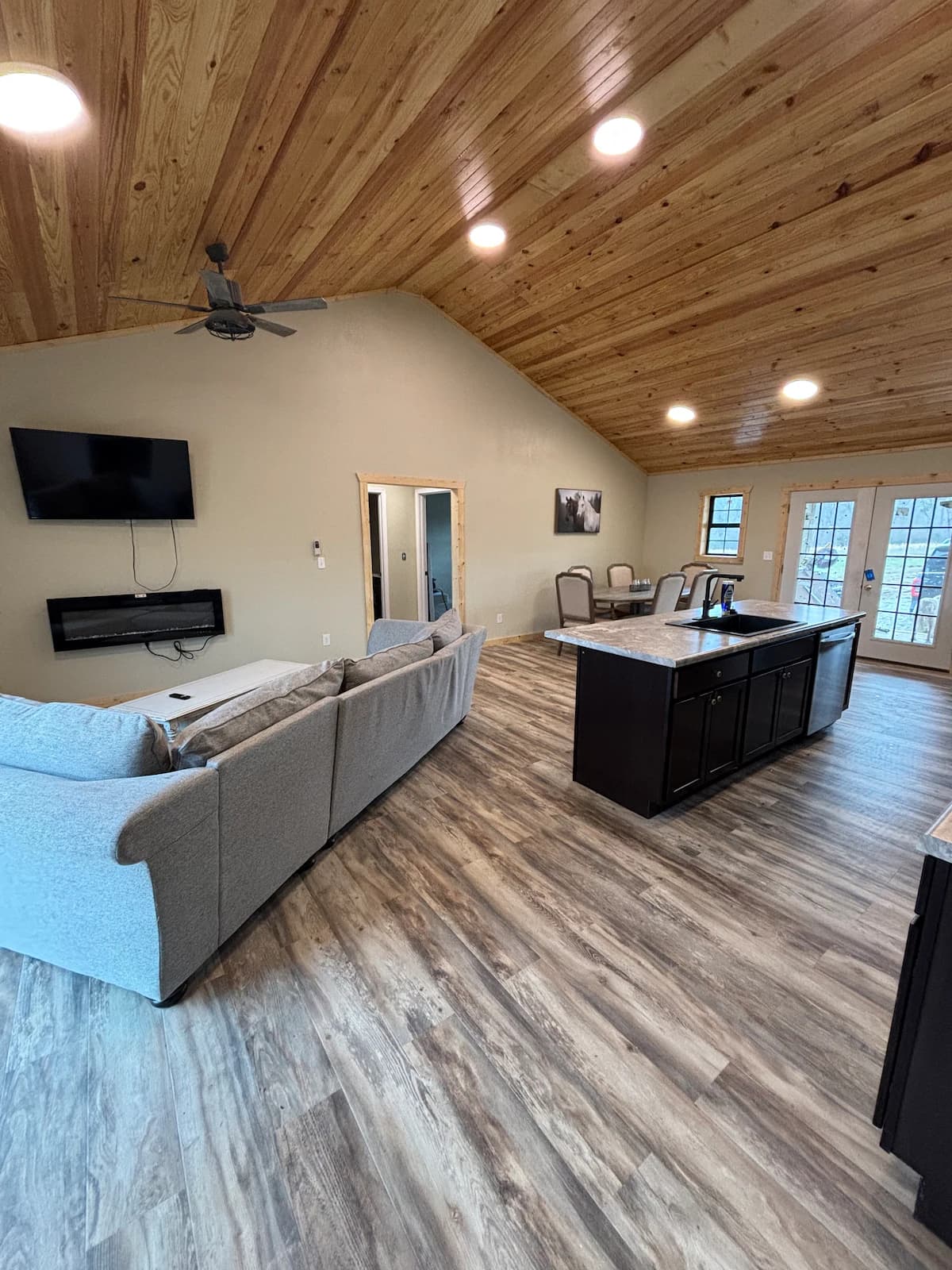 Wild Horses/ Scenic Ranch Retreat